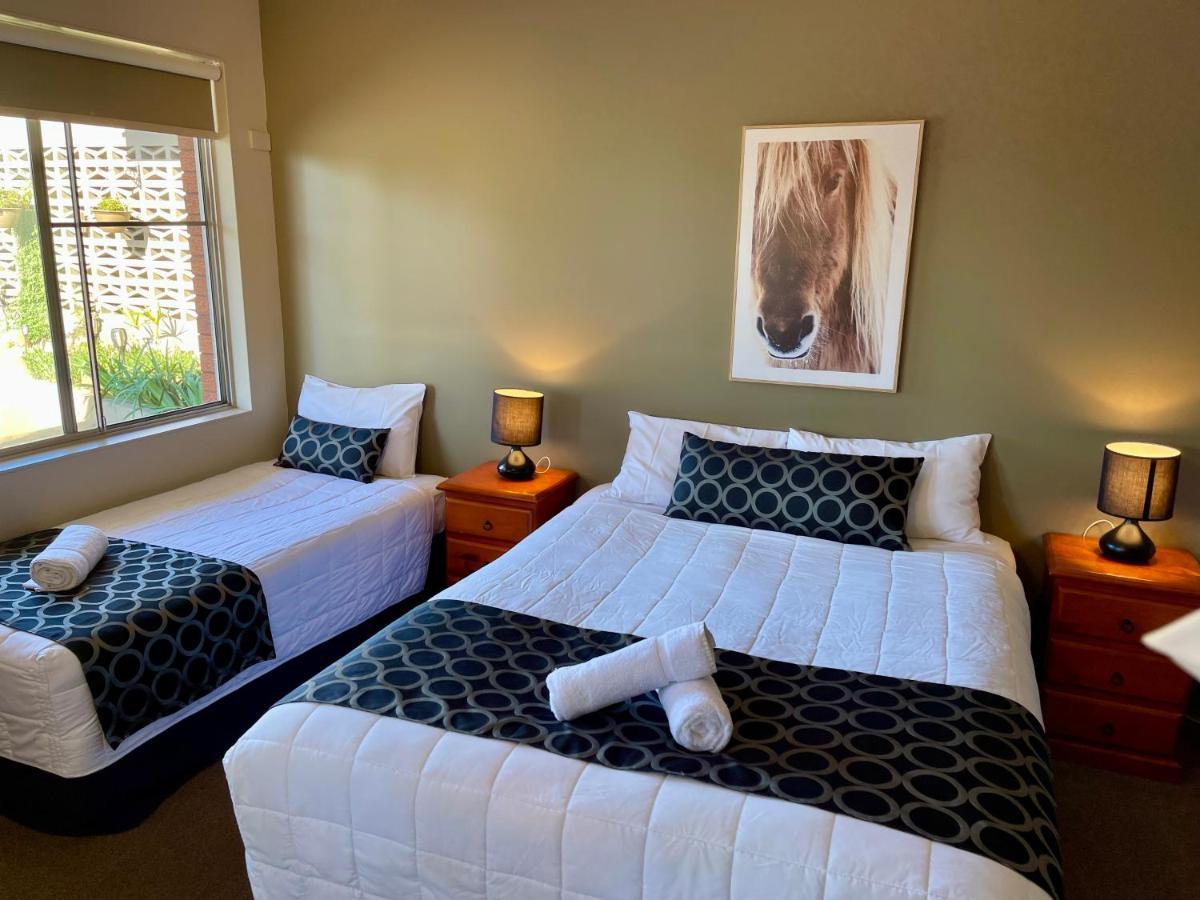 Quirindi Sunflower Motor Inn Экстерьер фото